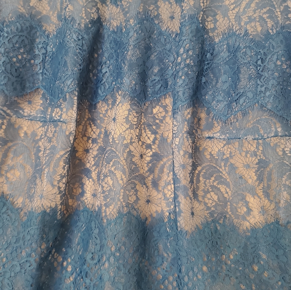 Beautiful Tadashi Shoji Dress, size 12 - Picture 5 of 8